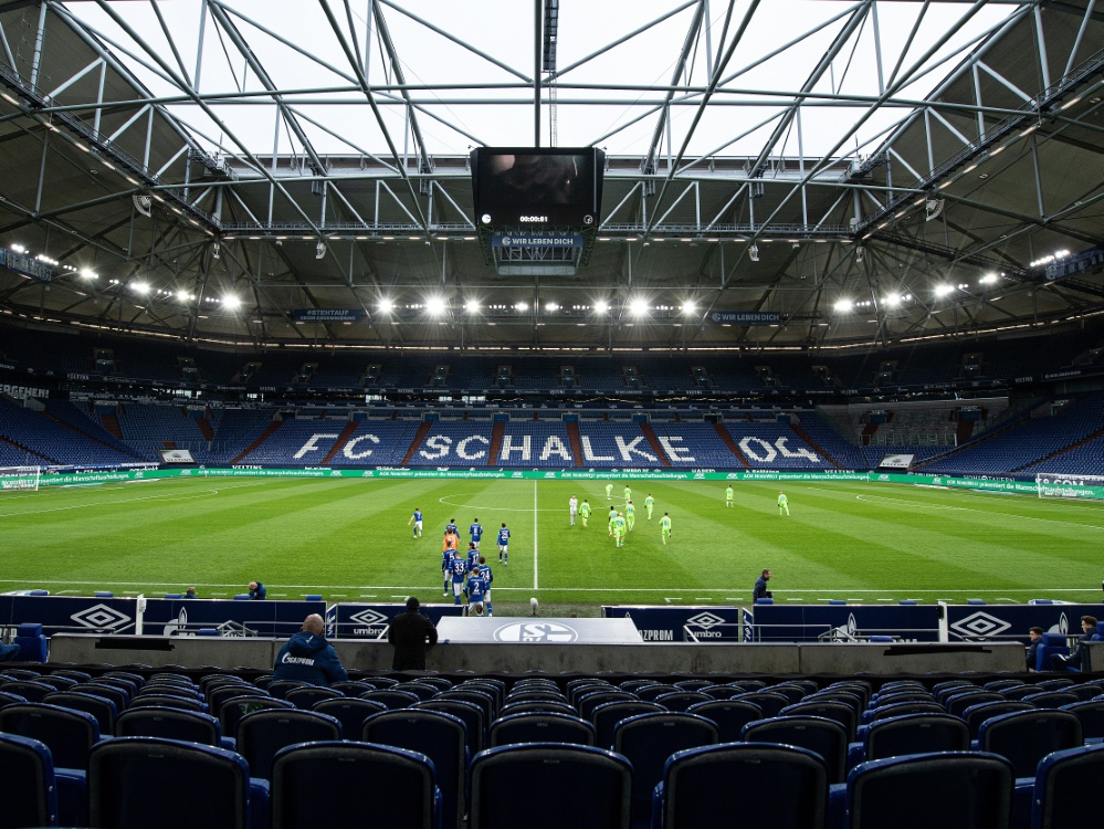 Auftakt zwischen Schalke und dem HSV mit Zuschauern (Foto: SID)