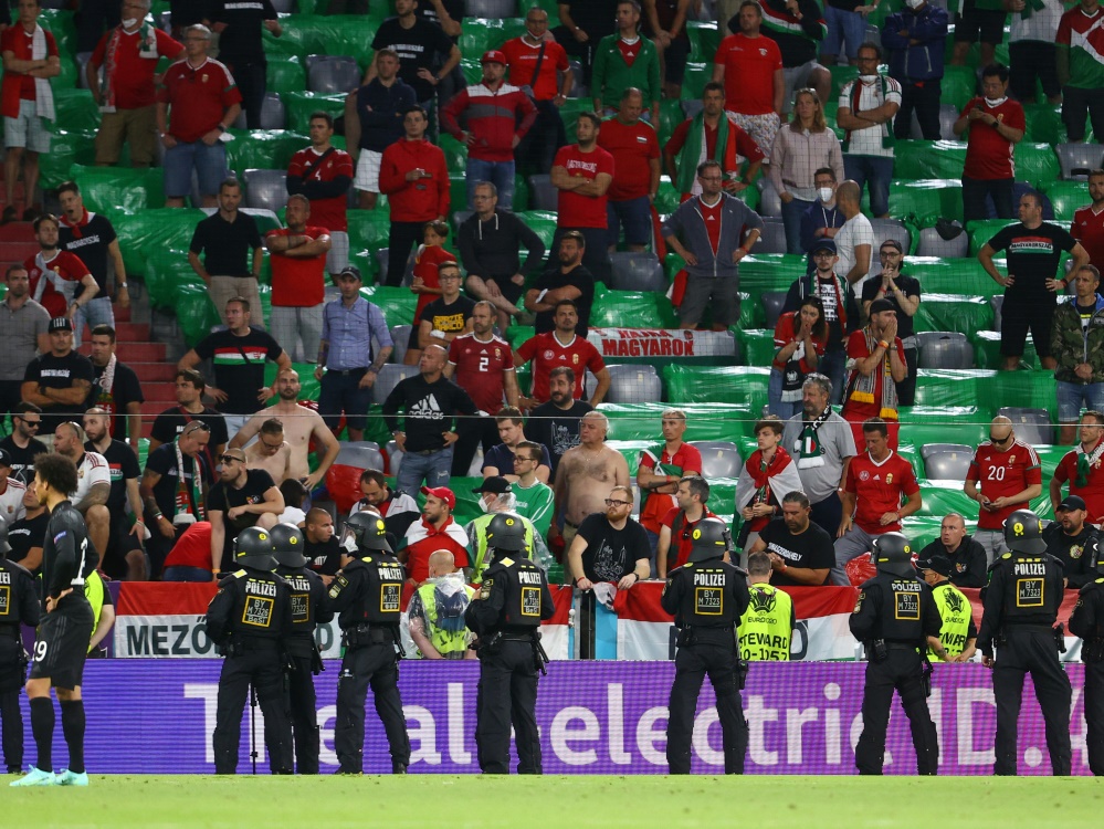 UEFA bestraft Ungarn wegen homophober Plakate (Foto: SID)