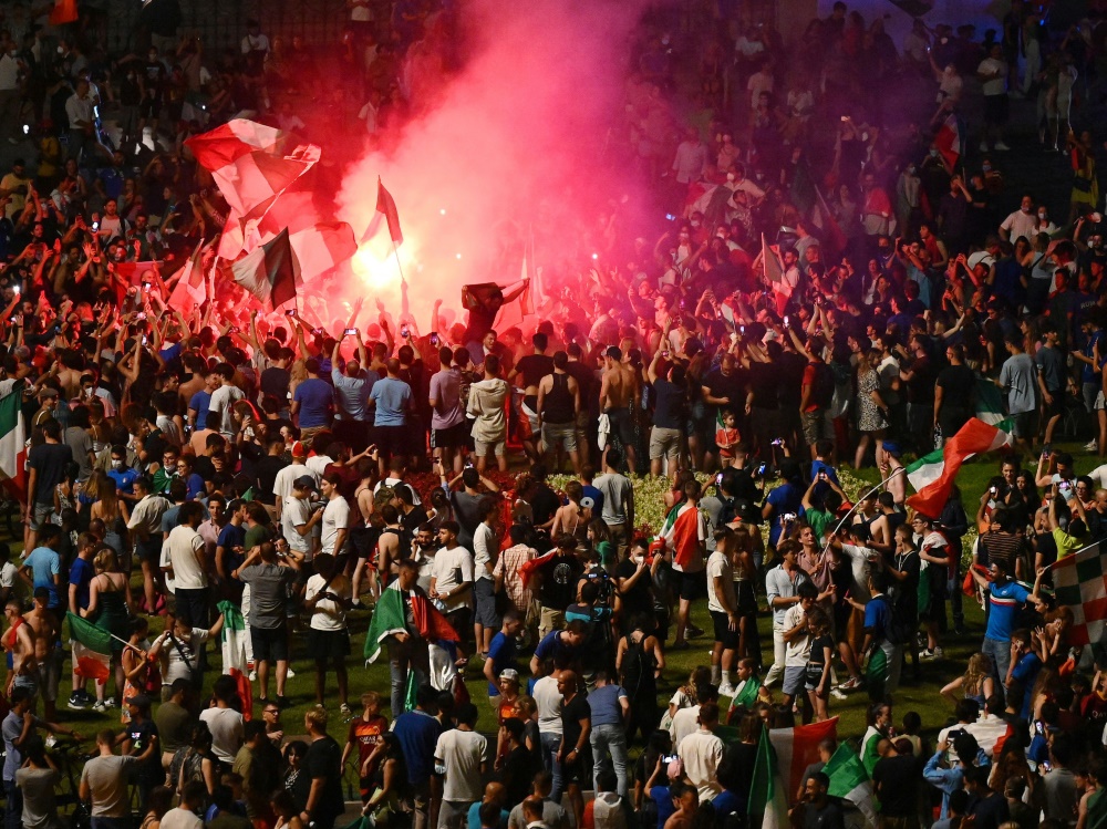 Ganz Italien feierte den EM-Titel der Squadra Azzurra (Foto: SID)