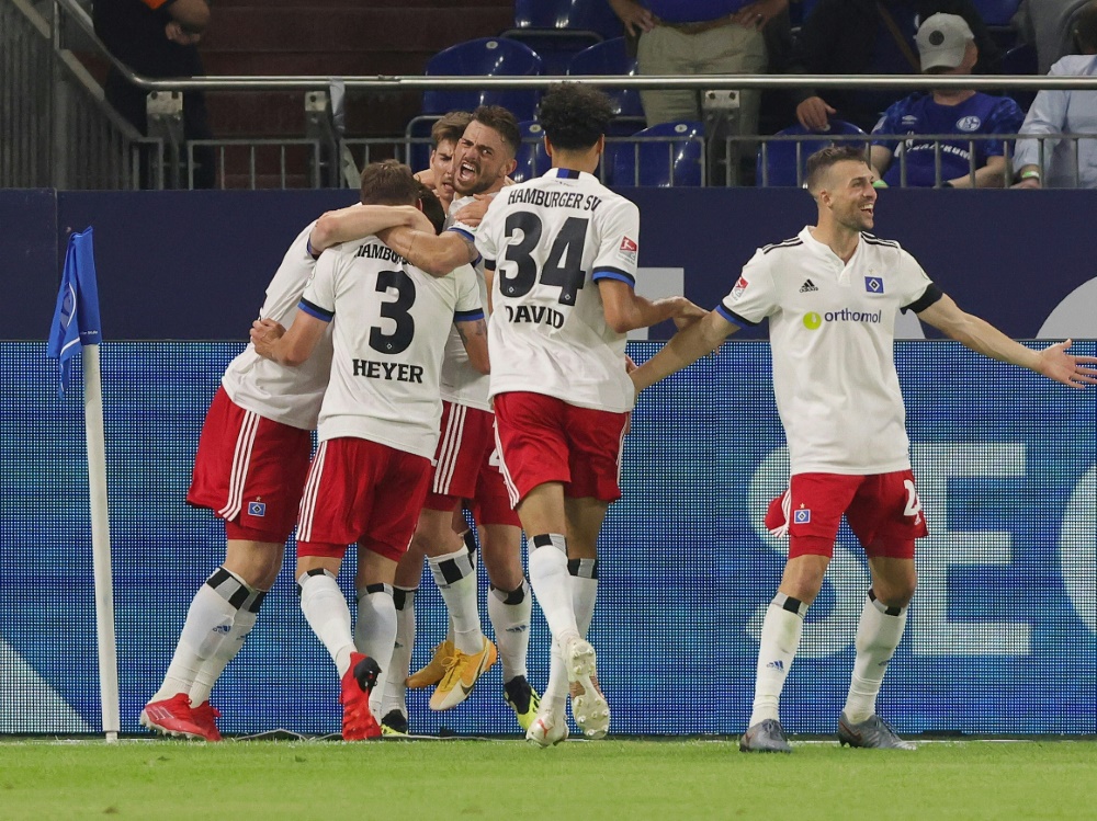 Der HSV bejubelt einen Treffer gegen Schalke (Foto: SID)
