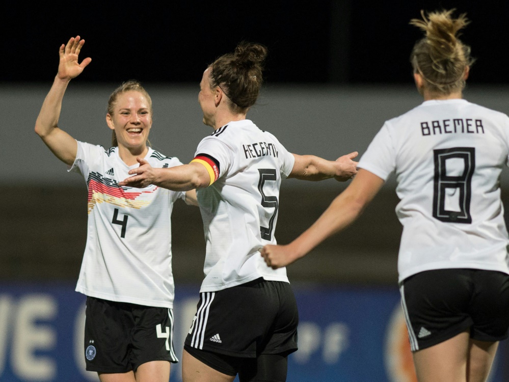 Die deutschen Fußballerinnen mit einem Kantersieg (Foto: SID)