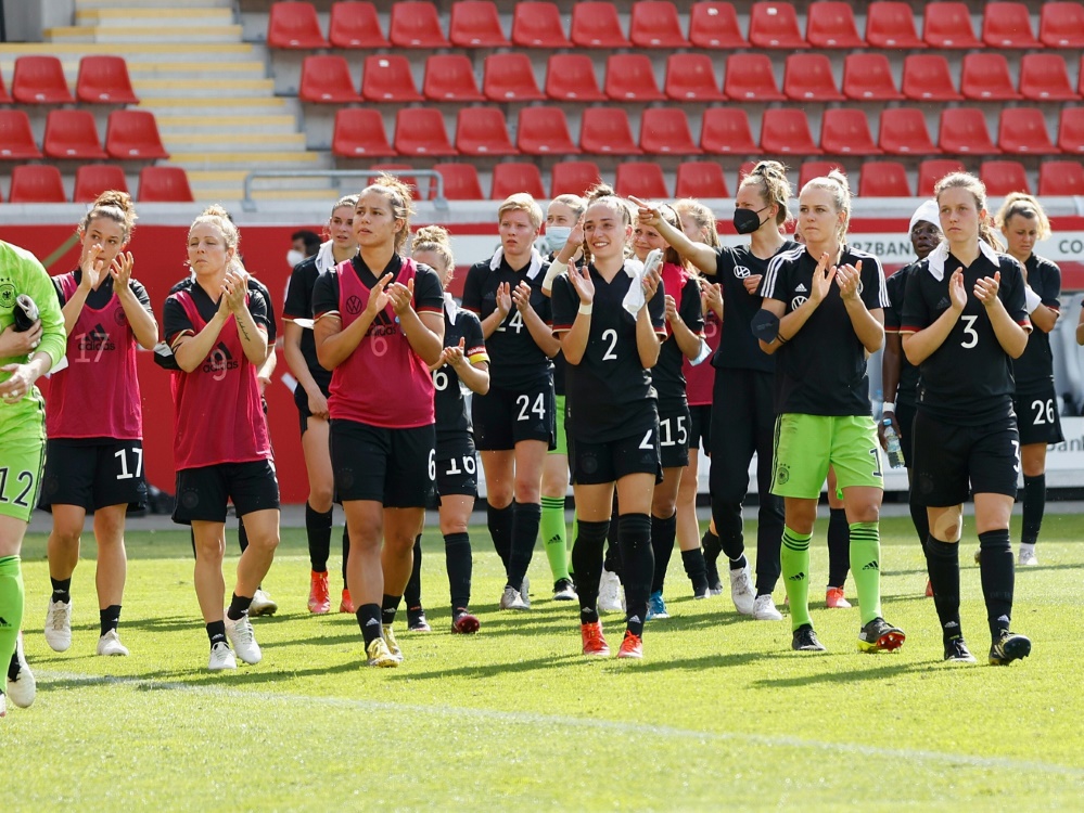 2022: DFB-Frauen spielen in England (Foto: SID)