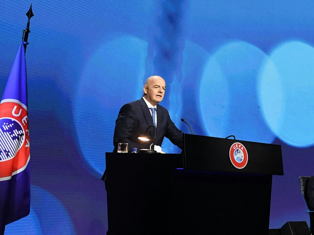 UEFA kritisiert erneut die WM-Pläne der FIFA (Foto: SID)