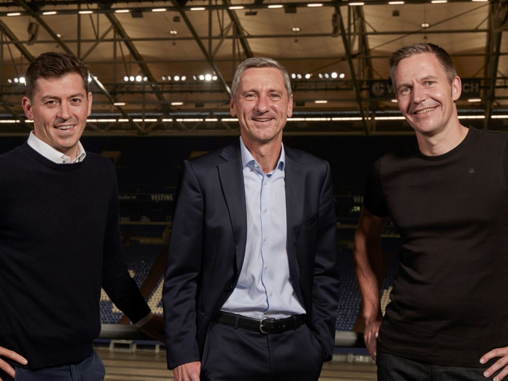 Schalke: Bernd Schröder (M.) neuer Vorstandsvorsitzender (Foto: SID)