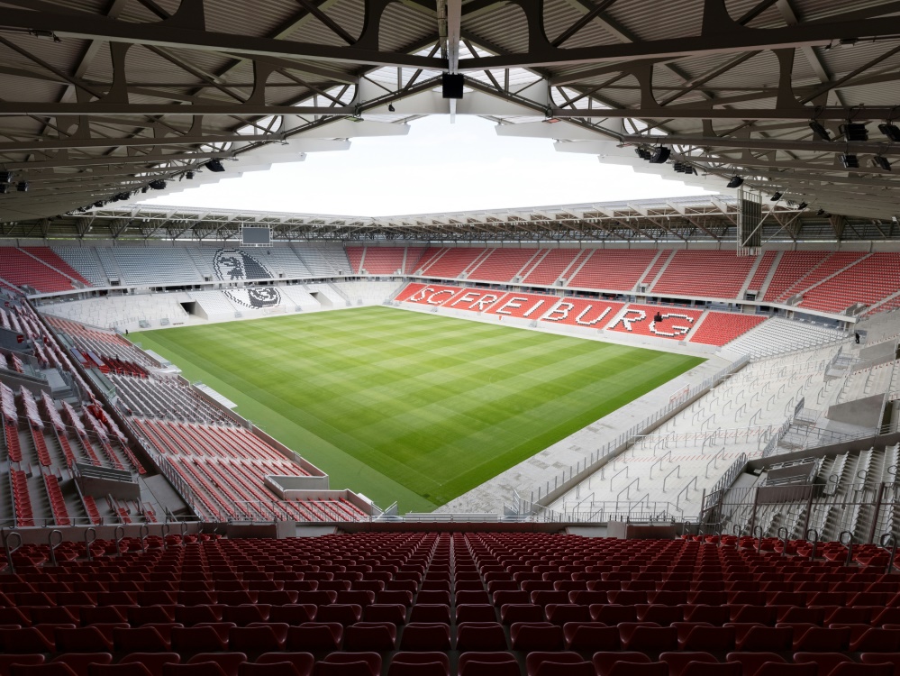 Neues Freiburger Stadion Erfolgreich eingeweiht (Foto: SID)