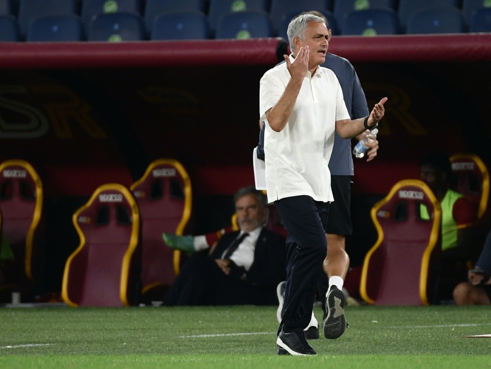 Nach 1:6-Klatsche: Jose Mourinho gesteht Fehler ein (Foto: SID)