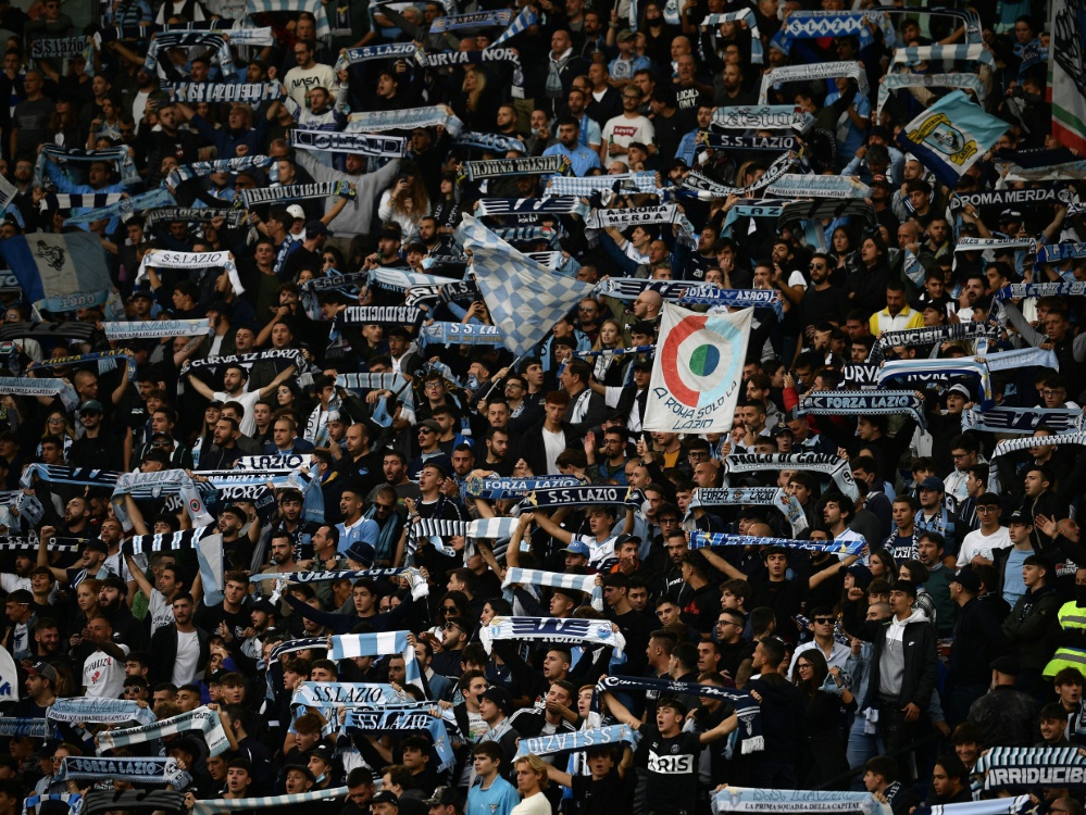 Die Fans von Lazio Rom stehen erneut unter Rassismus-Verdacht. (Foto: SID)