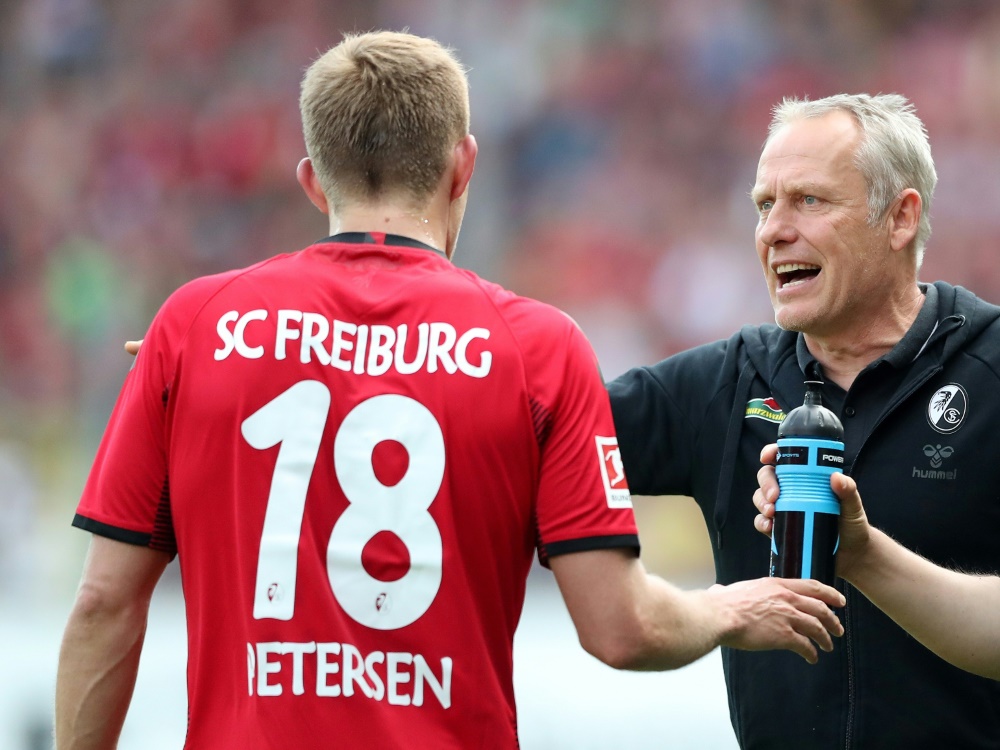 Stürmer Nils Petersen lobt Trainer Christian Streich (Foto: SID)