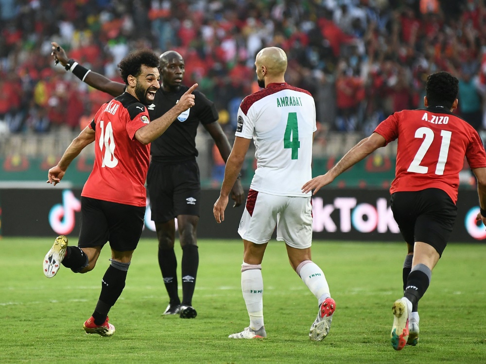 Mohamed Salah (l.) steht mit Ägypten im Halbfinale (Foto: SID)