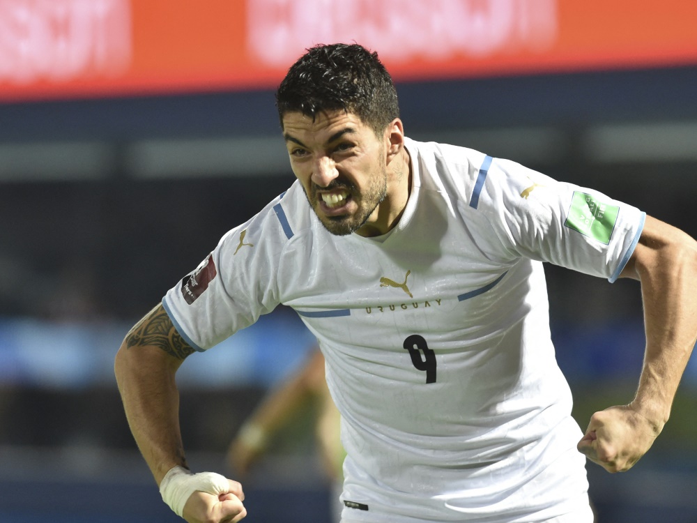 Dank Stürmerstar Luis Suarez kann Uruguay weiter von der WM träumen (Foto: SID)