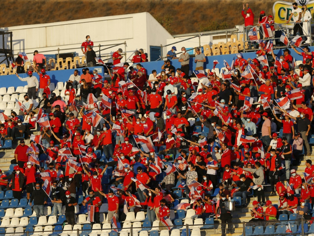 Chilenische Fans können sich Hoffnung auf die WM machen (Foto: SID)