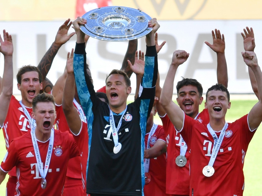 Bayern München erhält die Meisterschale (Foto: SID)