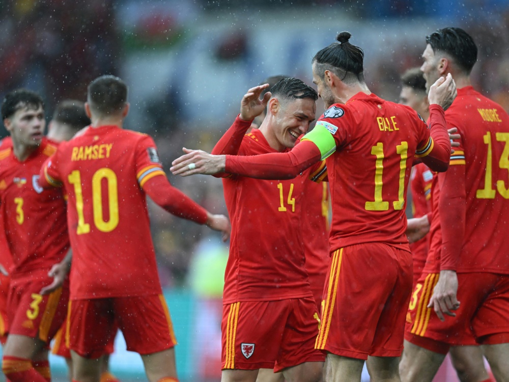 Wales feiert das WM-Ticket (Foto: AFP/SID/PAUL ELLIS)