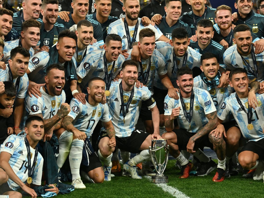 Argentinien bereitet sich in Abu Dhabi auf die WM vor (Foto: AFP/SID/GLYN KIRK)