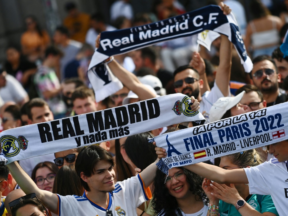 Real Madrid verteidigt seine Anhänger (Foto: AFP/SID/GABRIEL BOUYS)