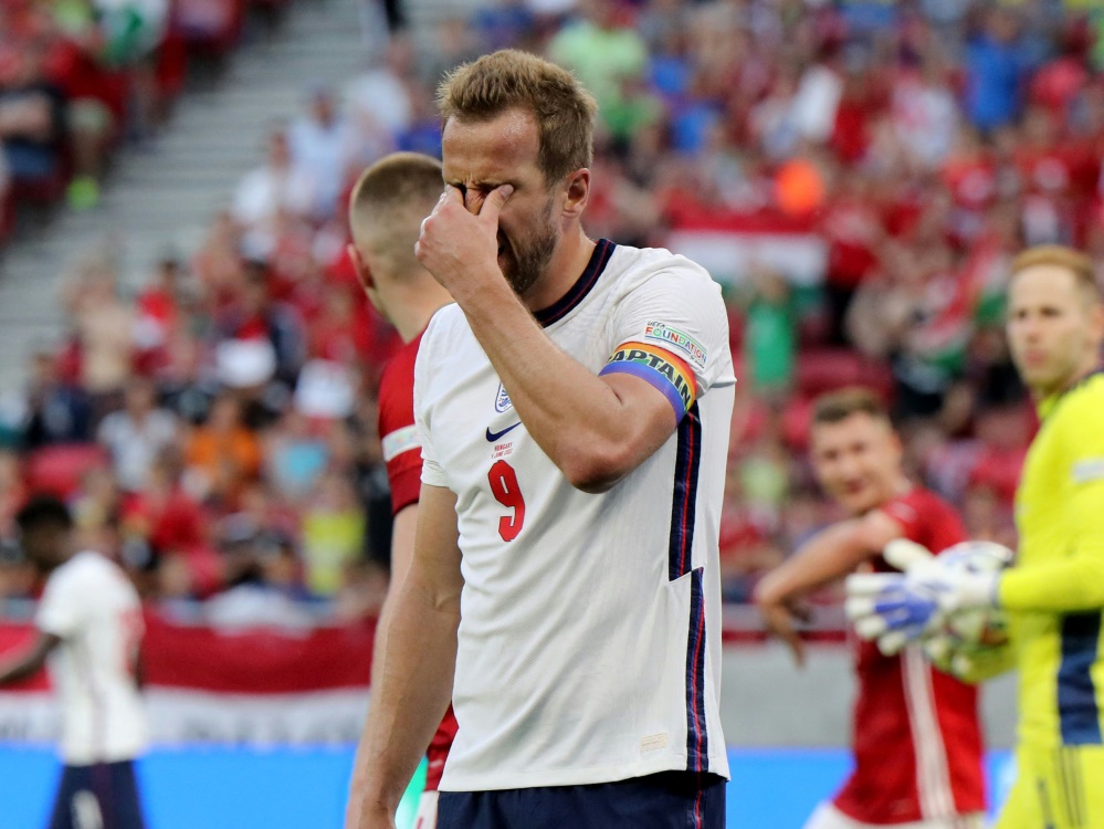 England verliert seinen Auftakt gegen Ungarn (Foto: AFP/SID/PETER KOHALMI)