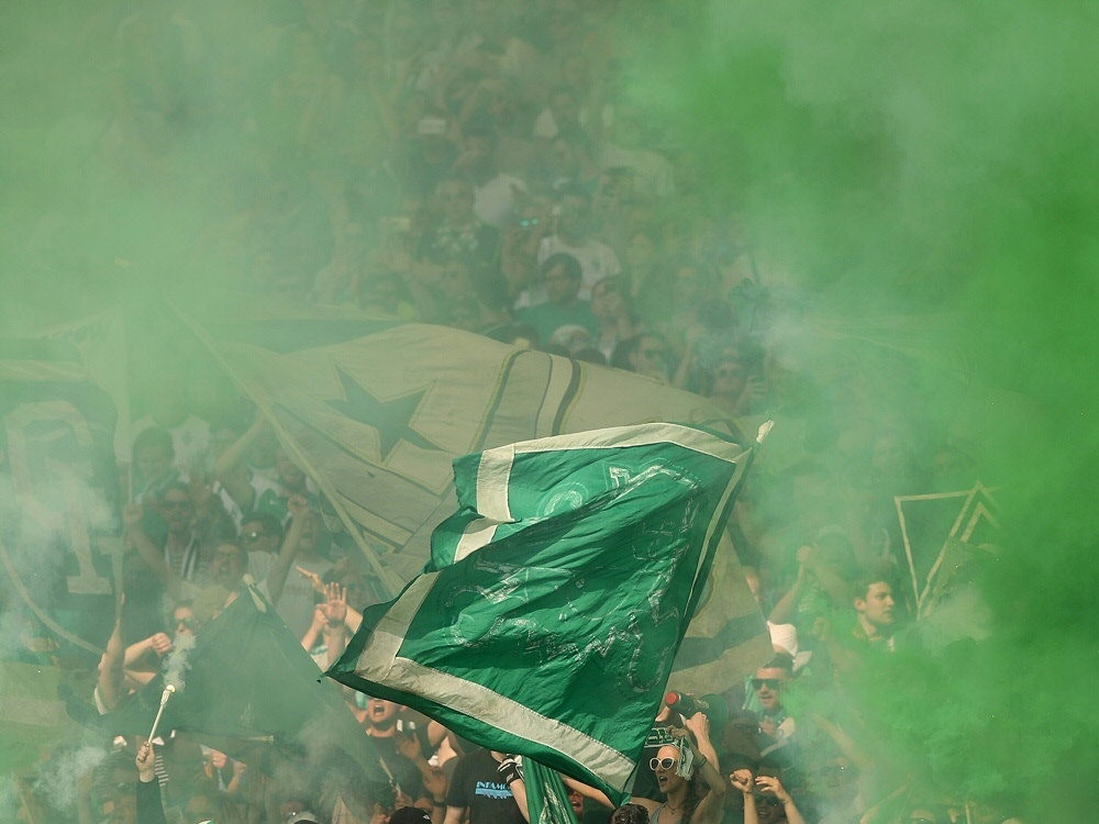 Werder Bremen muss nach Pyro-Einsatz zahlen (Foto: FIRO/FIRO/SID)