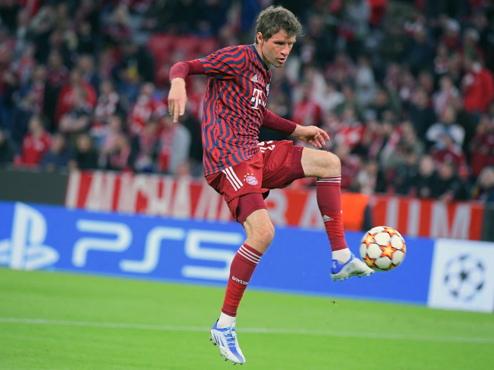 Thomas Müller blickt mit Vorfreude in die neue Saison (Foto: AFP/SID/JOSE JORDAN)