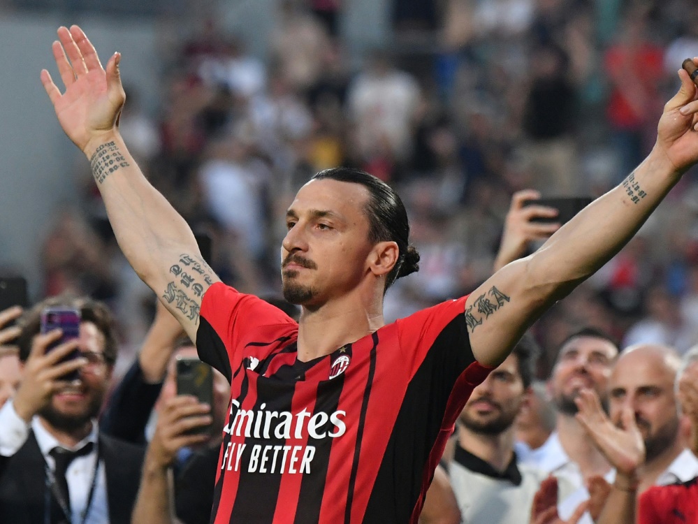 Zlatan Ibrahimovic bleibt beim AC Mailand (Foto: AFP/SID/TIZIANA FABI)