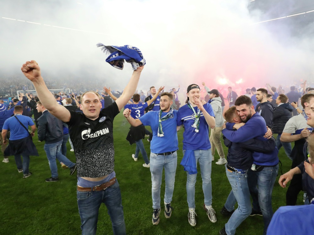 Nach Geldstrafe: Schalke legt Protest ein (Foto: FIRO/FIRO/SID)