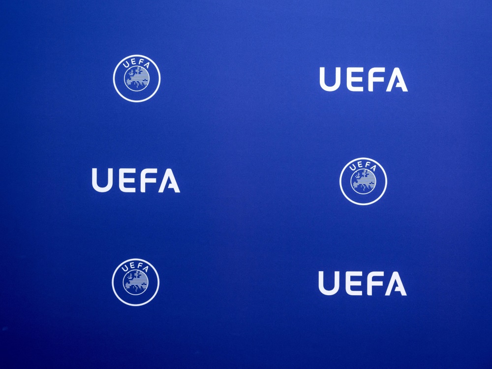 Ein neues Respekt-Programm der UEFA startet (Foto: AFP/SID/FABRICE COFFRINI)
