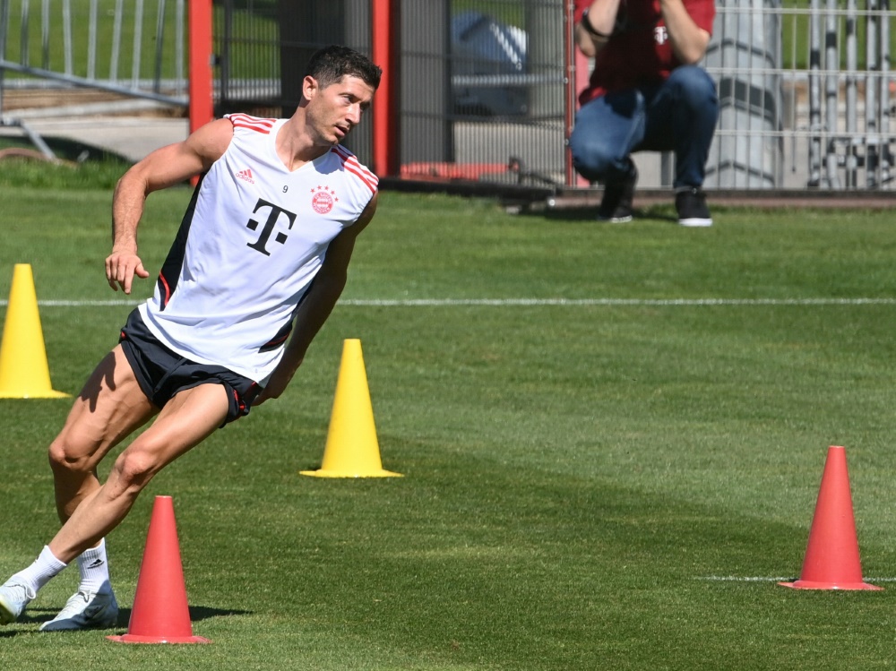 Robert Lewandowski trainert noch beim FC Bayern (Foto: AFP/SID/CHRISTOF STACHE)