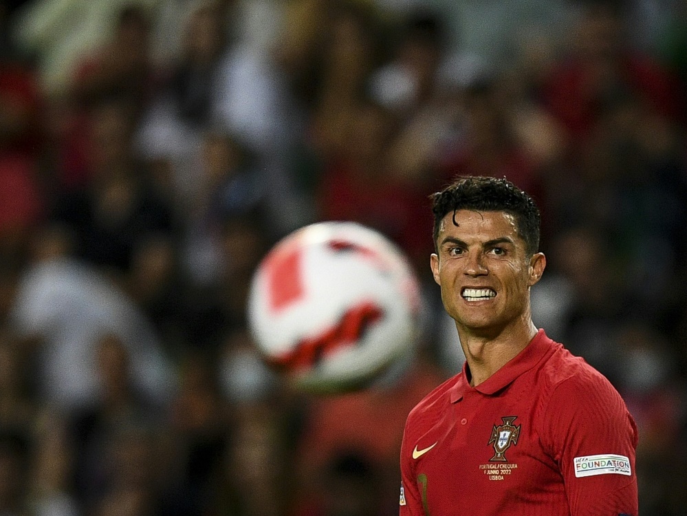 Oliver Kahn: Ronaldo war Thema bei den Bayern (Foto: AFP/SID/PATRICIA DE MELO MOREIRA)