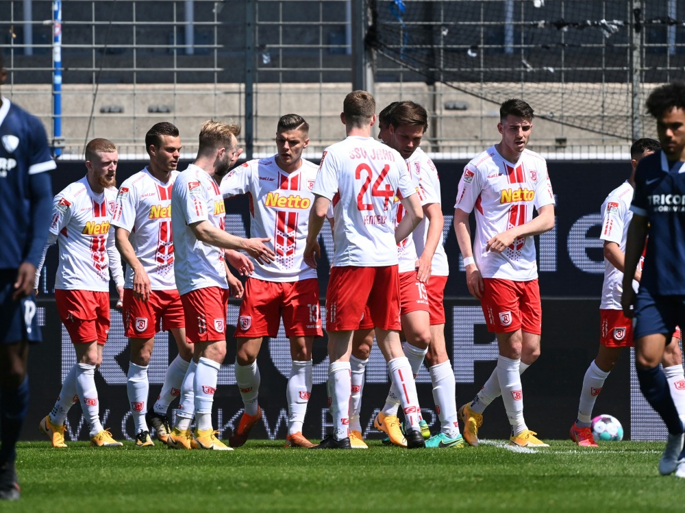 Jahn Regensburg spielt Unentschieden (Foto: AFP/SID/INA FASSBENDER)