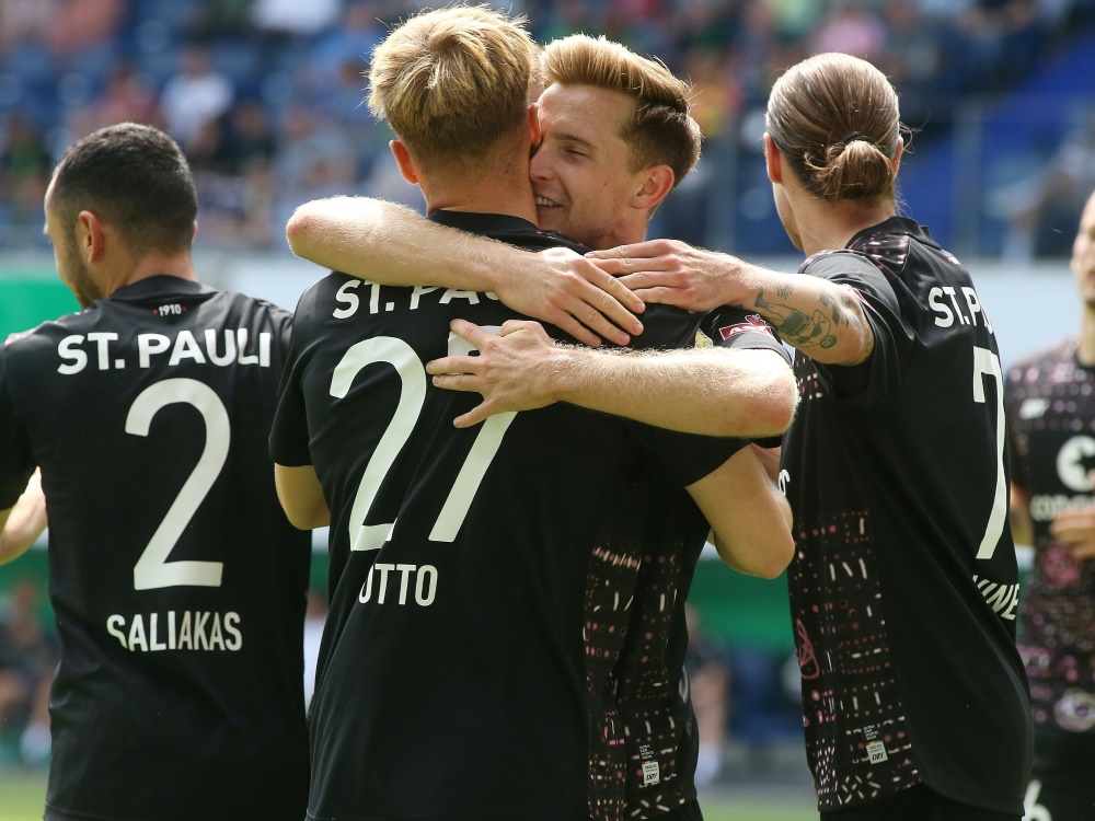 Der FC St. Pauli bezwingt Magdeburg deutlich mit 3:0 (Foto: FIRO/FIRO/SID)