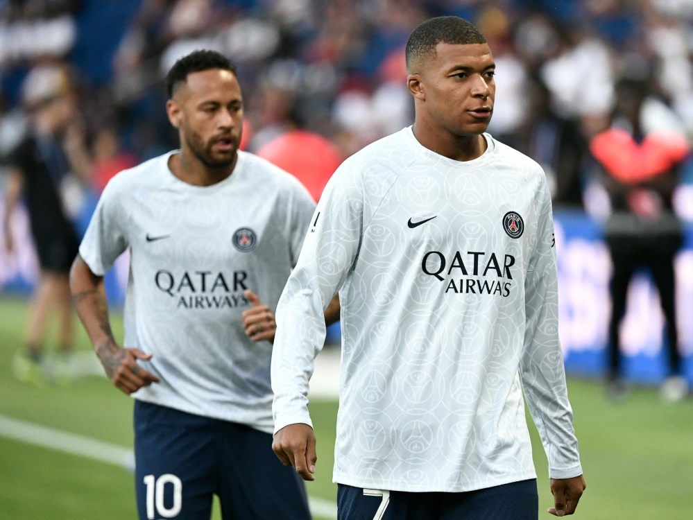 Sollen keine Differenzen haben: Neymar und Kylian Mbappe (Foto: AFP/SID/STEPHANE DE SAKUTIN)