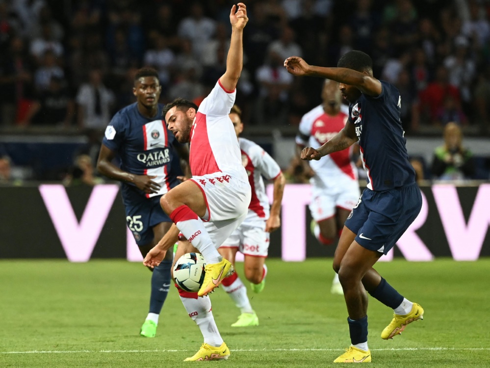 Ex-Nationalspieler Kevin Volland vom französischen Erstligisten AS Monaco droht eine längere Pause. Der 30-Jährige verletzte sich am Sonntag beim 1:1 im Spitzenspiel gegen Paris St. Germain am Knöchel. (Foto: AFP/SID/ALAIN JOCARD)
