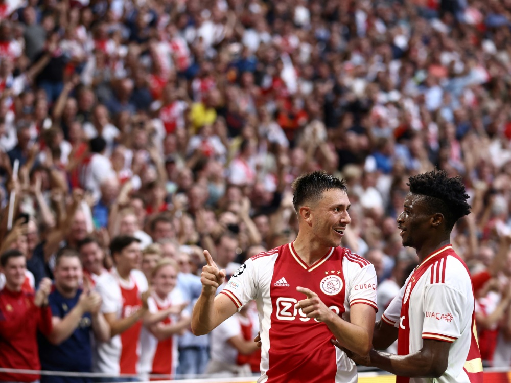 Ajax gewinnt souverän gegen die Glasgow Rangers (Foto: AFP/SID/KENZO TRIBOUILLARD)