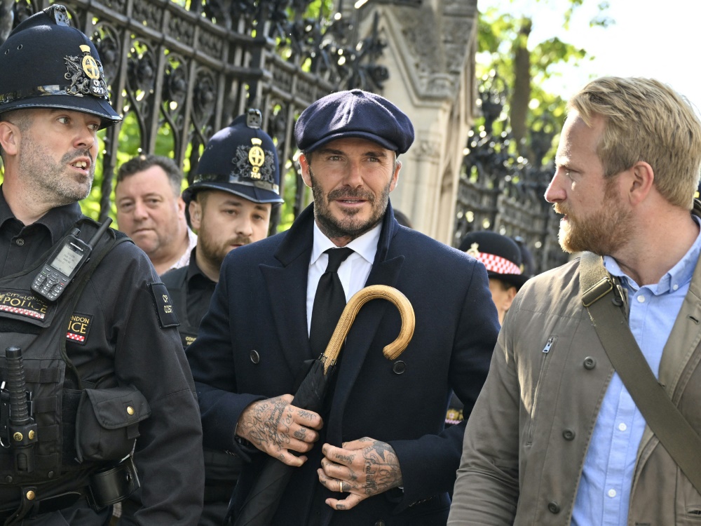 Auch Beckham nimmt Abschied von Königin Elizabeth II. (Foto: AFP/SID/LOUISA GOULIAMAKI)