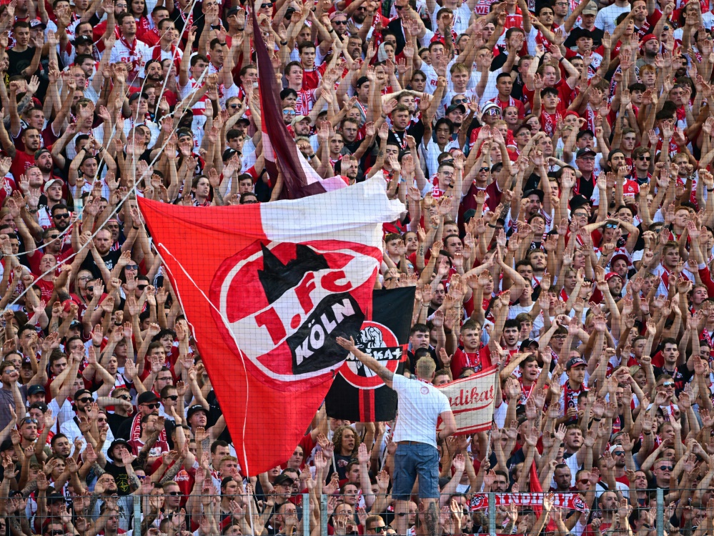 Die Kölner müssen zweimal ohne Auswärtsfans spielen (Foto: AFP/SID/INA FASSBENDER)