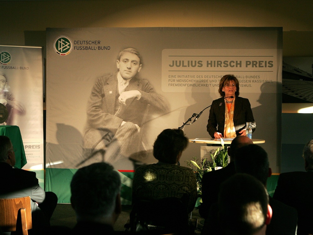 Blau-Weiß Grana gewinnt den Julius Hirsch Preis 2022 (Foto: FIRO/FIRO/SID)