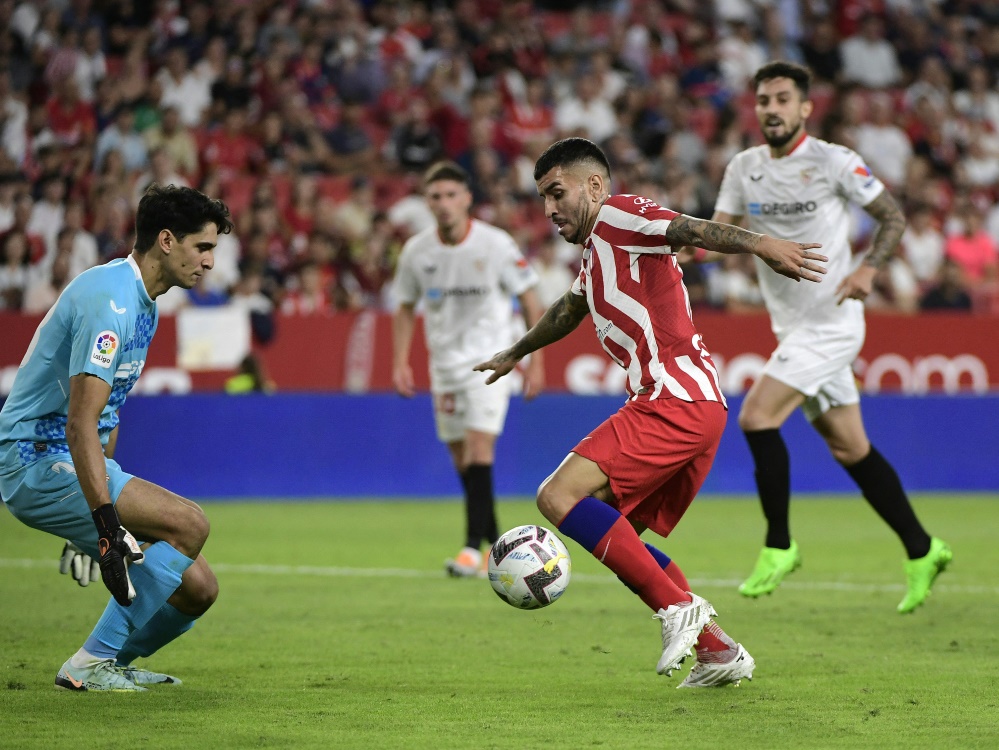 BVB-Gegner Sevilla lief gegen Ateltico meist hinterher (Foto: AFP/SID/CRISTINA QUICLER)
