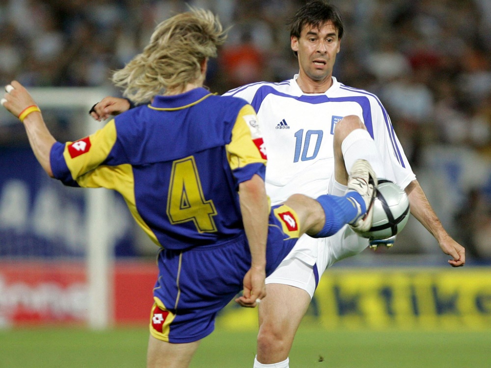 Tsiartas (r.) wurde 2004 mit Griechenland Europameister (Foto: AFP/SID/LOUISA GOULIAMAKI)