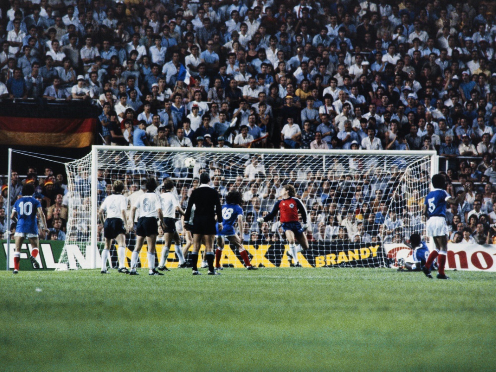 Deutschland bezwang im WM-Halbfinale 1982 Frankreich (Foto: AFP/SID/-)