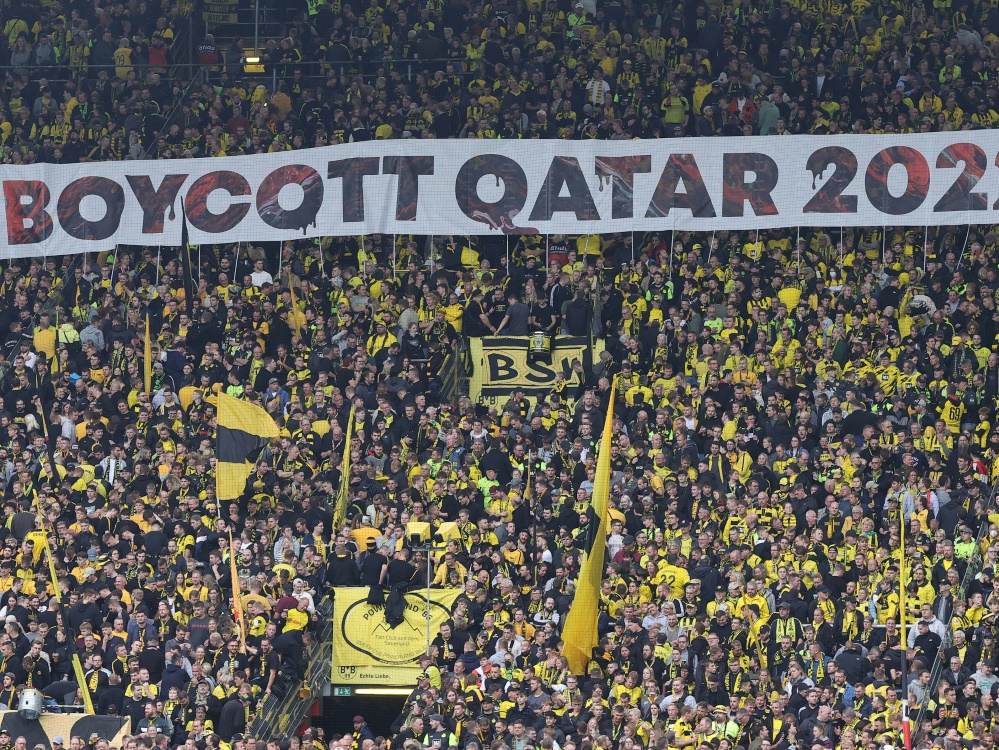 Fan-Proteste und Boykott-Aufrufe gegen die WM in Katar (Foto: FIRO/FIRO/SID)