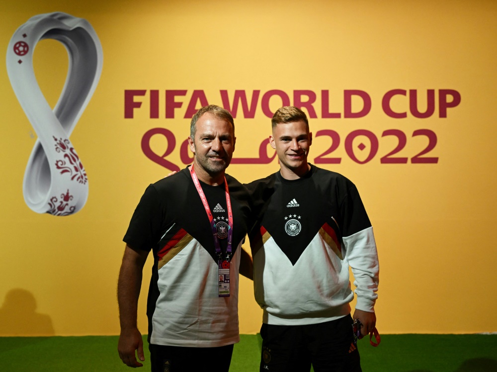 Nationaltrainer Hansi Flick und Joshua Kimmich (Foto: AFP/SID/INA FASSBENDER)