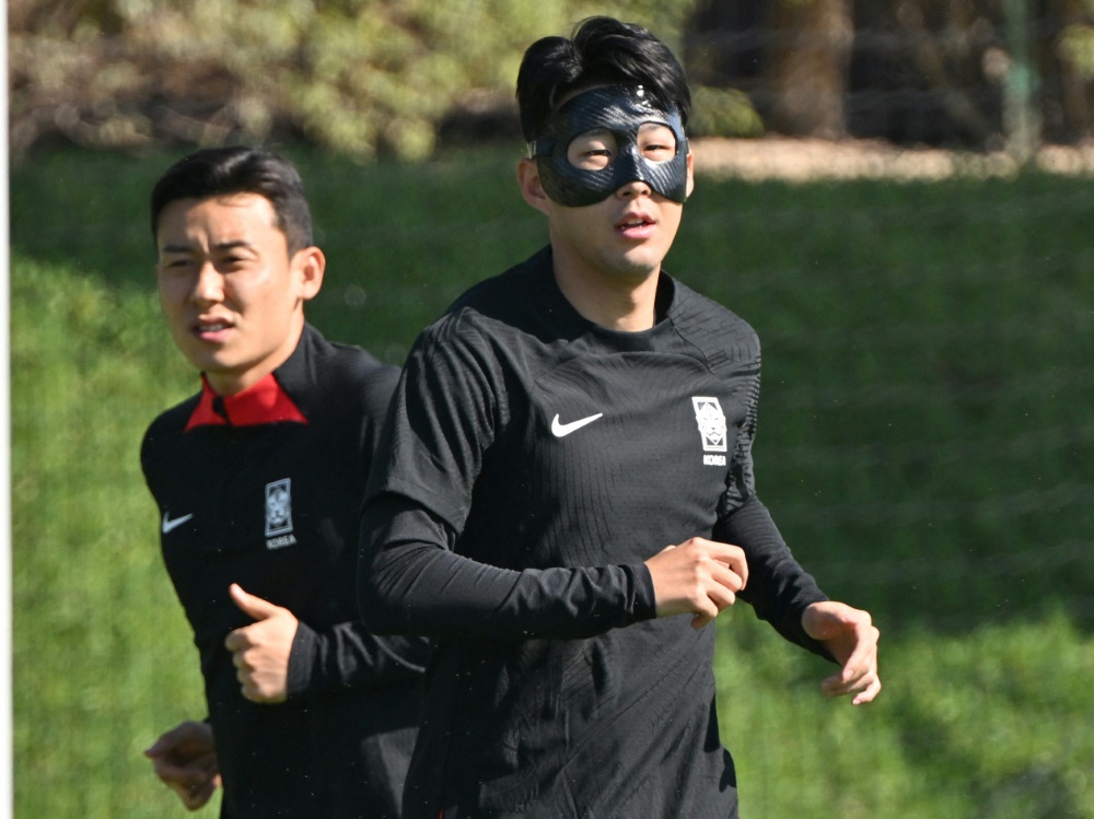 Heung-Min Son kann gegen Uruguay spielen (Foto: AFP/SID/JUNG YEON-JE)