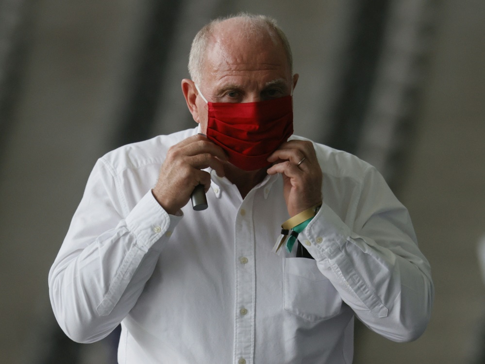 Uli Hoeneß wirft DFB Mutlosigkeit vor (Foto: AFP/POOL/SID/RONALD WITTEK)