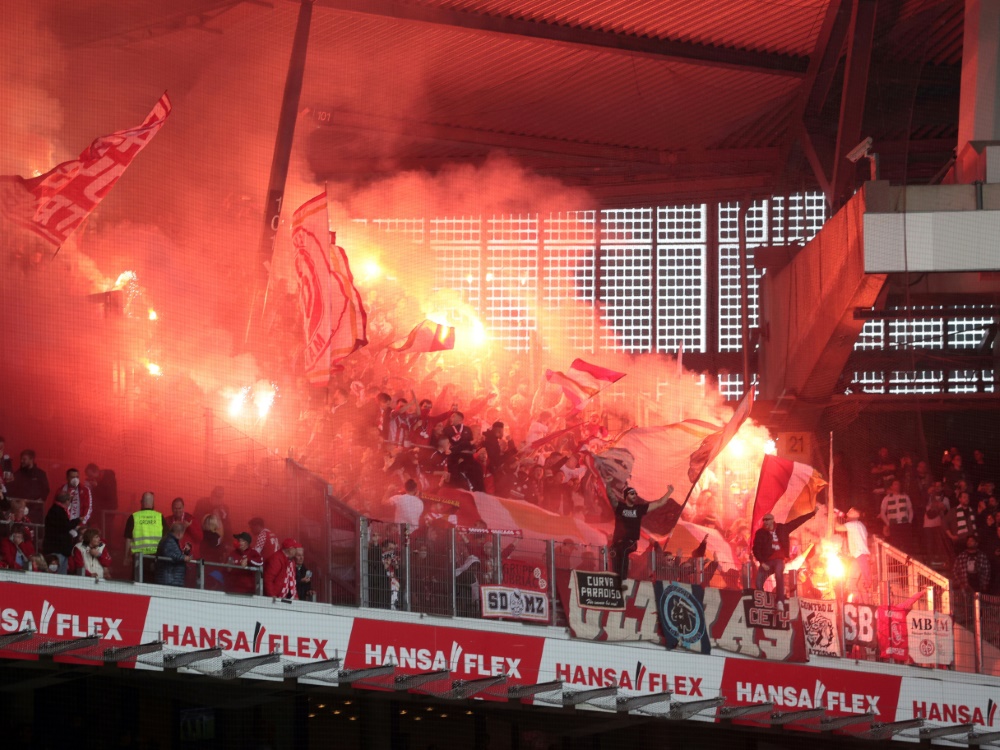 Sportgericht des DFB bestraft Mainz (Foto: FIRO/FIRO/SID)