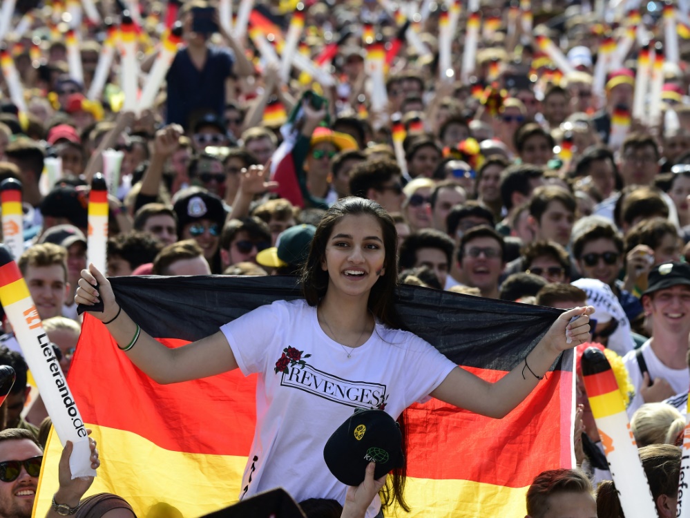 Deutsche Fans sind enttäuscht von europäischen Verbänden (Foto: AFP/SID/TOBIAS SCHWARZ)