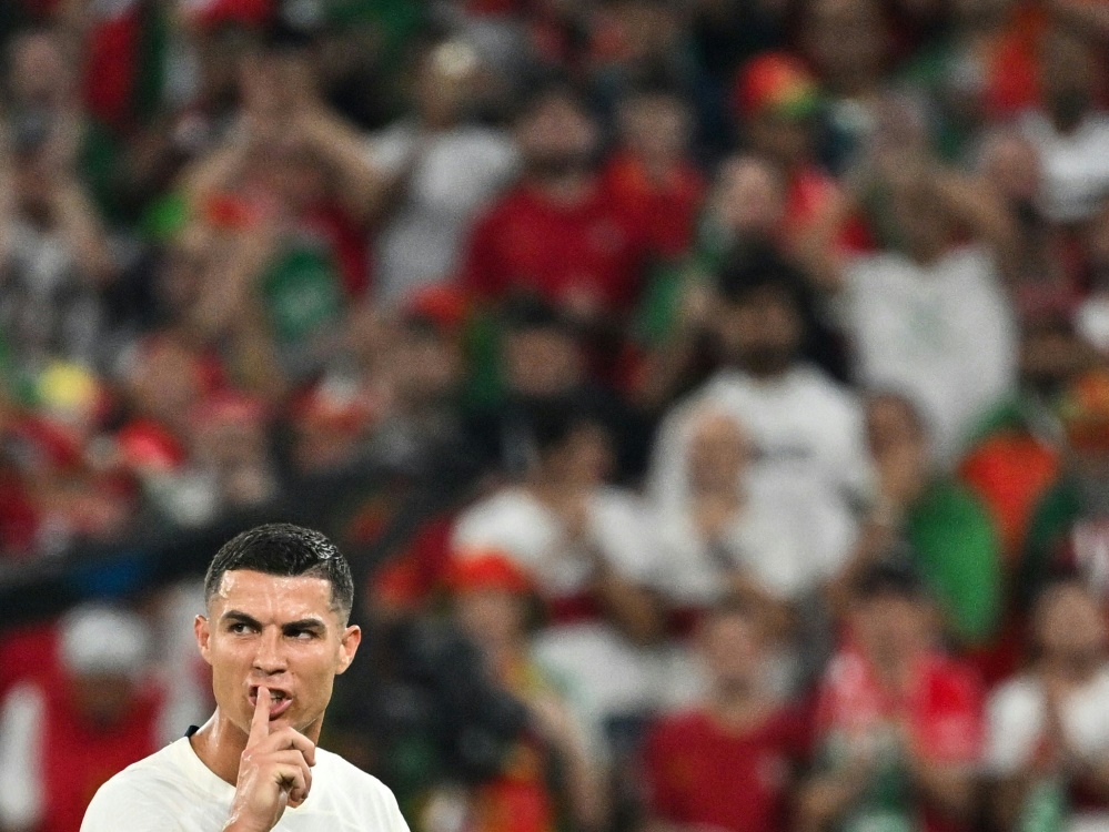 Ronaldo mit Fingerzeig bei der Auswechslung (Foto: AFP/SID/JUNG Yeon-je)