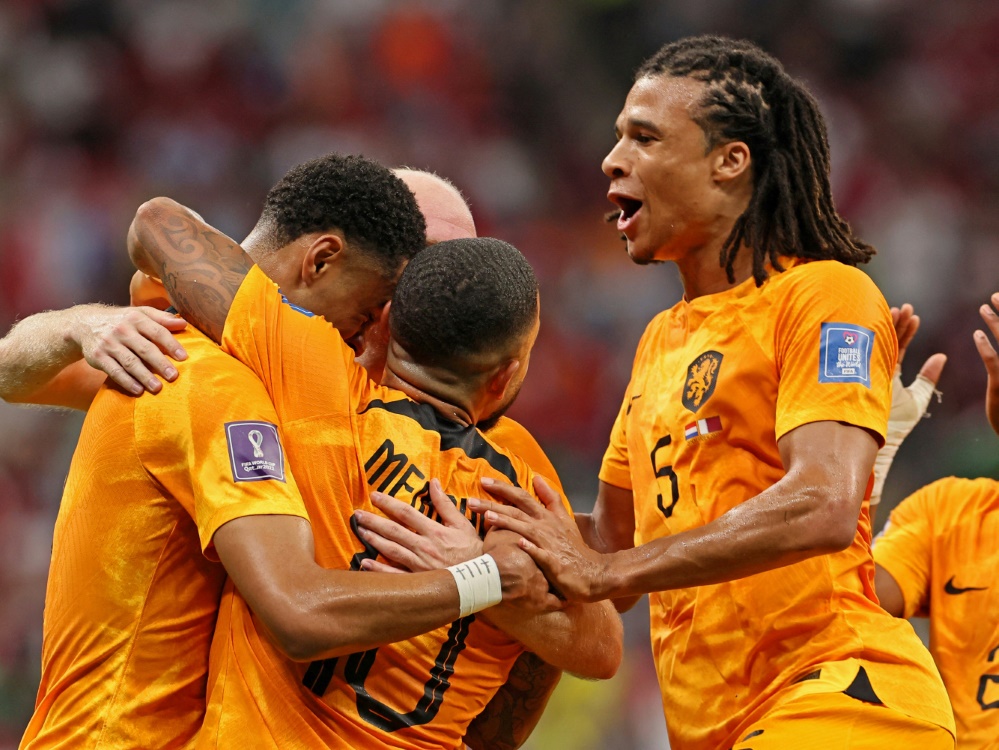 Die Niederlande siegt mit 2:0 gegen Katar (Foto: AFP/SID/KARIM JAAFAR)