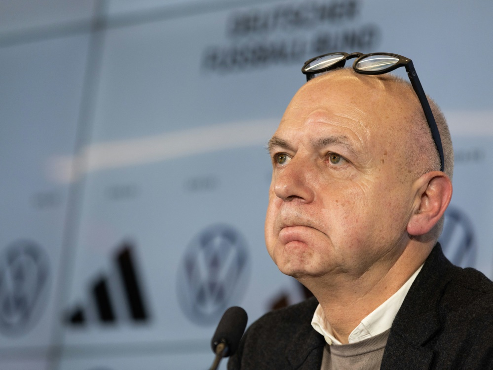 Neuendorf sieht seine eigene Rolle kritisch (Foto: AFP/SID/ANDRE PAIN)