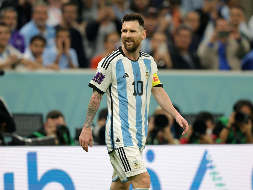 Trikots von Lionel Messi bei Fans beliebt (Foto: FIRO/FIRO/SID)