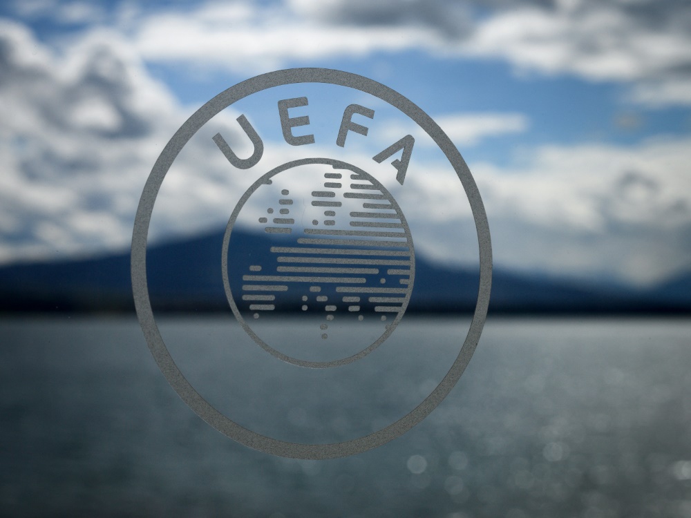 Die UEFA verschiebt die Vergabe der Frauen-EM 2025 (Foto: AFP/SID/FABRICE COFFRINI)