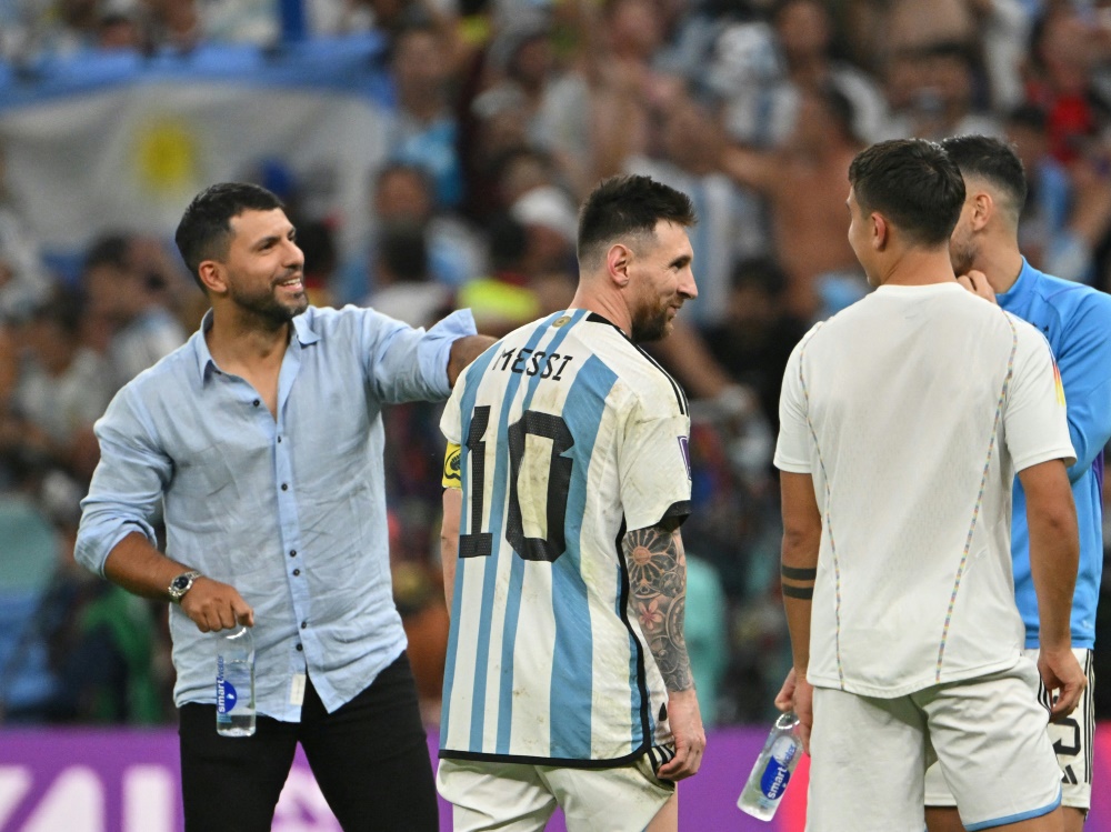 Sergio Aguero gewinnt Wette gegen Messi (Foto: AFP/SID/ALBERTO PIZZOLI)